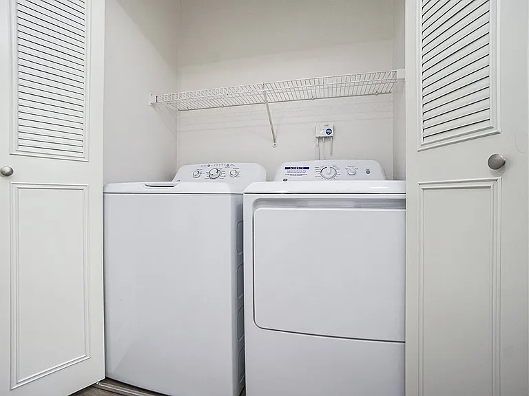 Glenn Valley Apartments — Photo 23