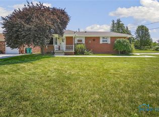 20 Santus Dr, Rossford, OH 43460