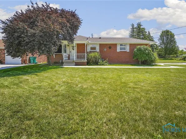 20 Santus Dr, Rossford, OH 43460