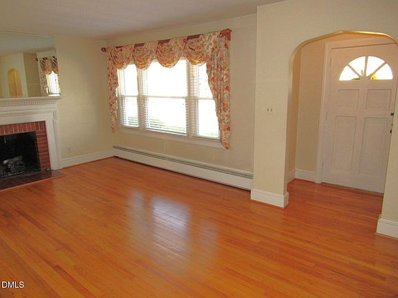 4th image of 300 Forest Rd