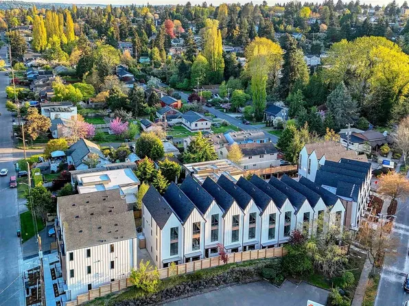 9725 6th Avenue NW, Seattle, WA 98117