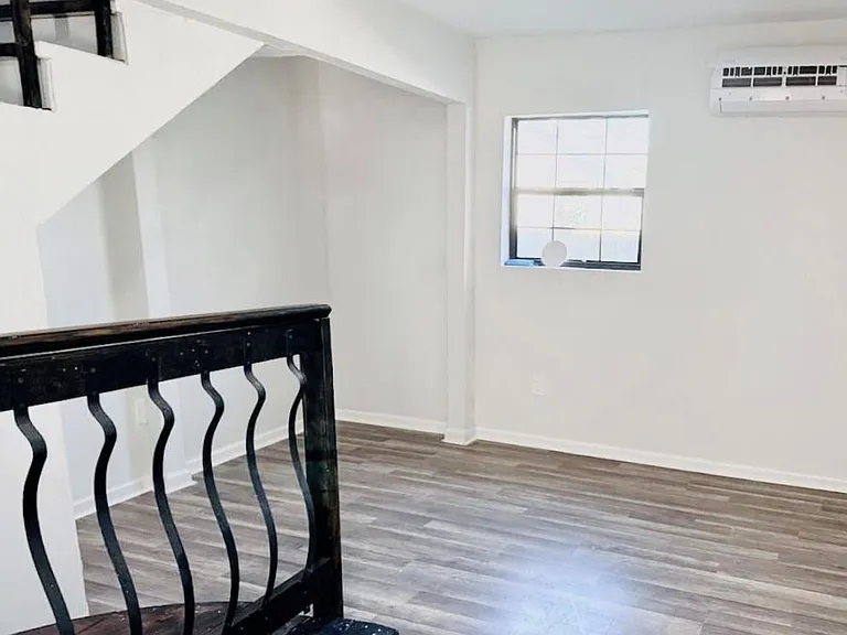 3512 Castor St — Photo 6