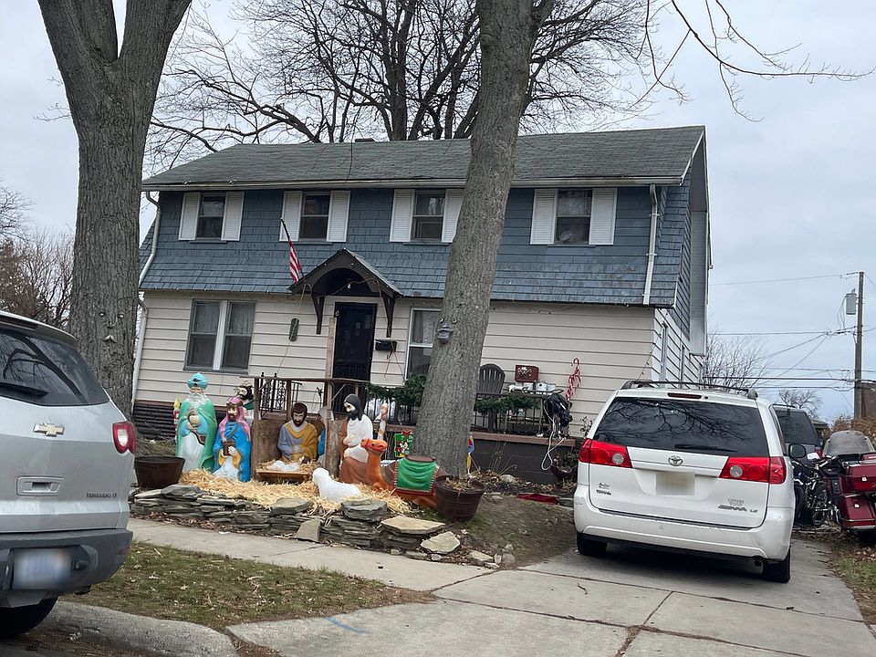 1st image of 22119 Grand Lake St