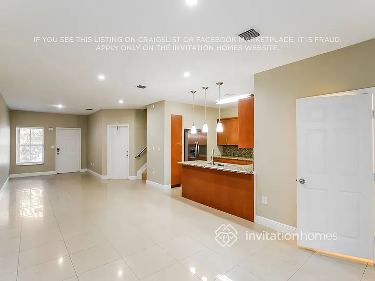 7663 N Southwood Cir — Photo 5