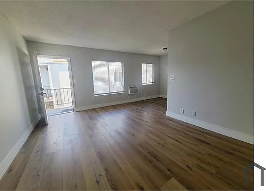 13425 Vanowen St #12A — Photo 9