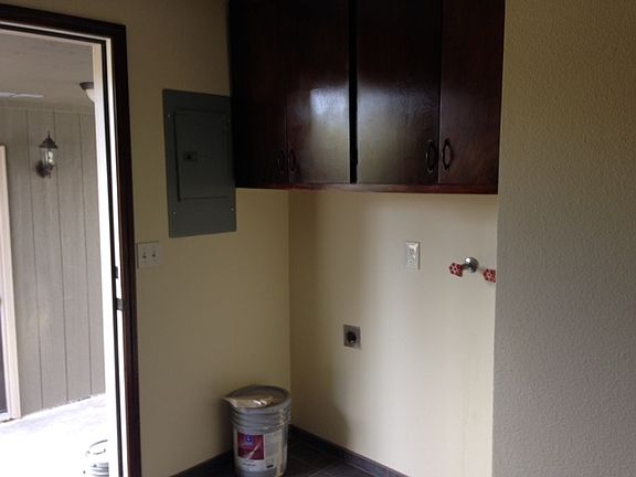 4th image of 701 192nd St E