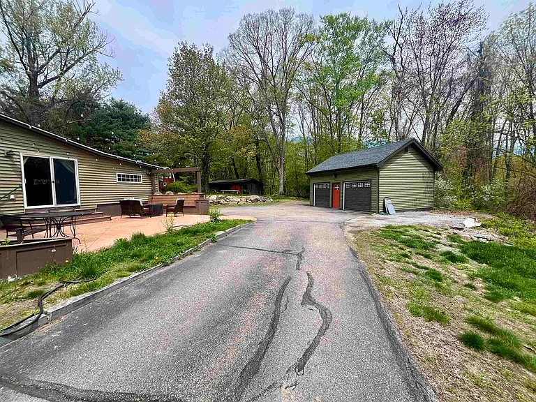 109 Ministerial Rd — Photo 6