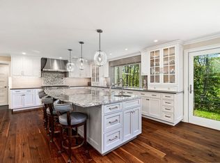 8 Embassy Ct, Armonk, NY 10504