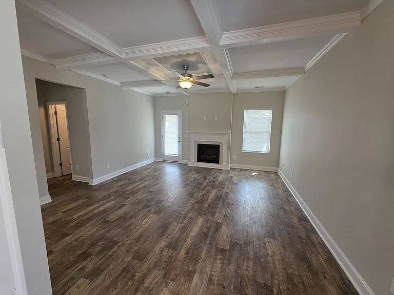 2260 Viking Ct — Photo 4