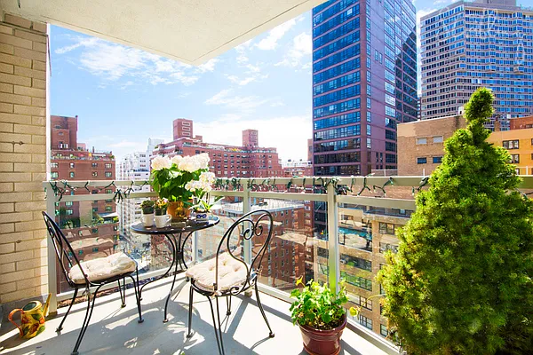 Sold by Stribling | media 34