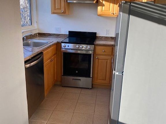 3rd image of 140 Dolores St #208