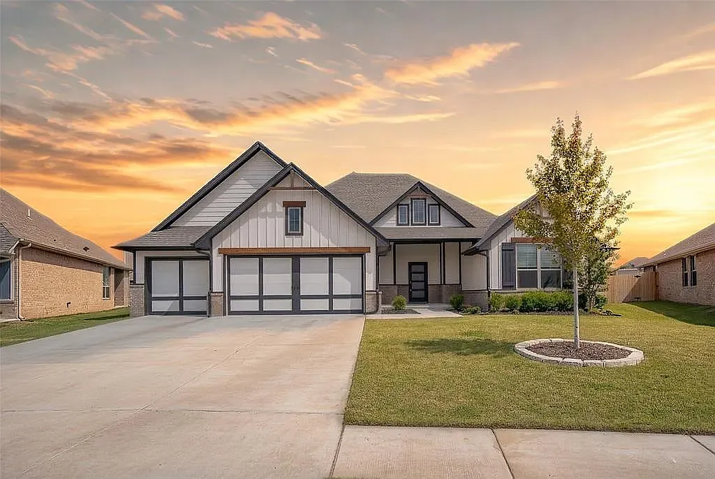 5 bed, 3.5 bath, 3000 sqft, $3,195 — Photo 1