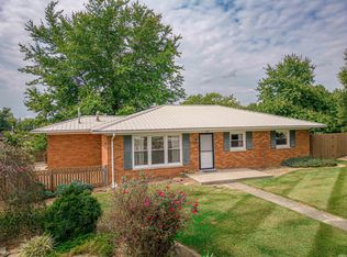 105 N Collins St, Winslow, IN 47598