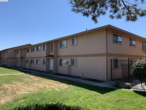 2nd image of 3121 W Hood Ave APT B202