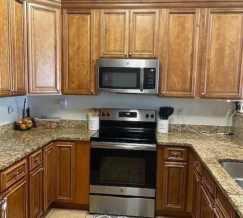 4th image of 17297 Avondale Circle
