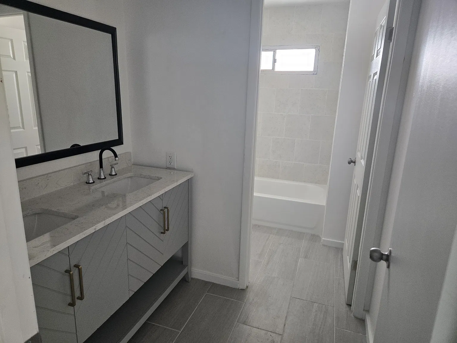3 bed, 1435 sqft, $2,400 — Photo 4