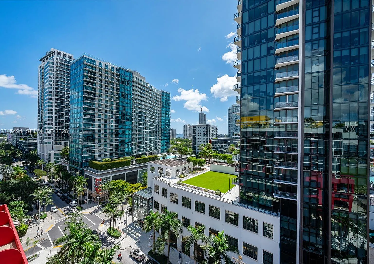 The Standard Midtown — Photo 2