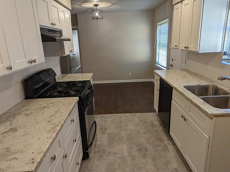 5622 Elmlawn Dr — Photo 5