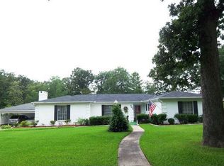 409 Englewood Dr, Lufkin, TX 75901