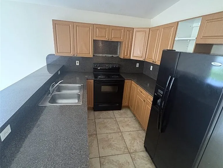 4768 Jordan Ave S — Photo 2