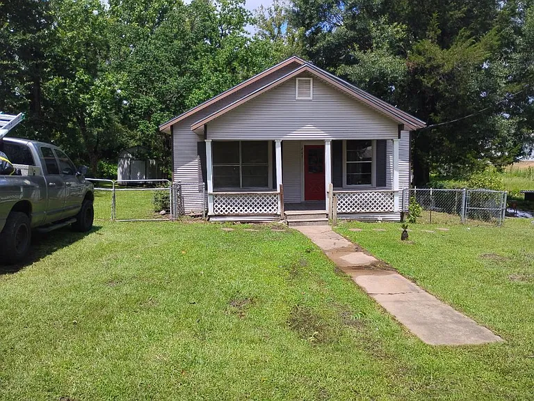 207 N Elizabeth Ave — Photo 1