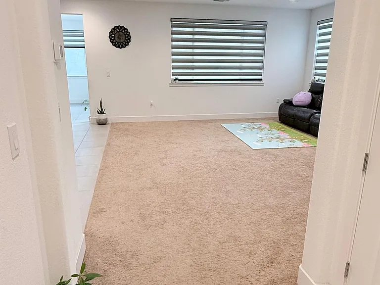 58 E Kamyar Pl — Photo 14