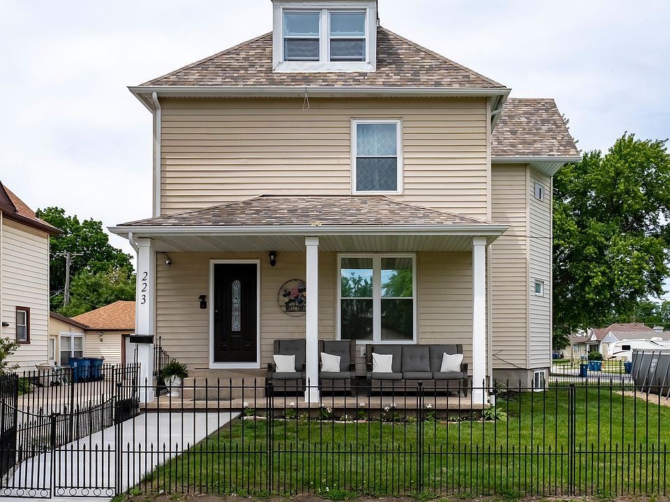 1st image of 223 E Michigan Ave