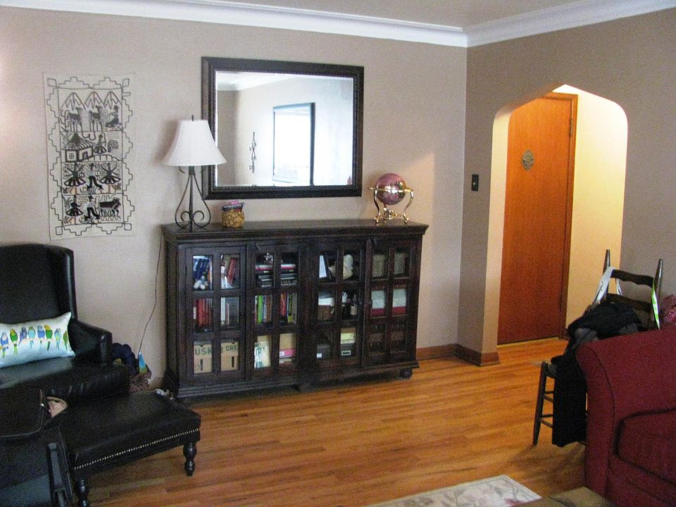 1st image of 1000 E 8th Ave #10