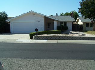 9395 Linda Rio Dr, Sacramento, CA 95827