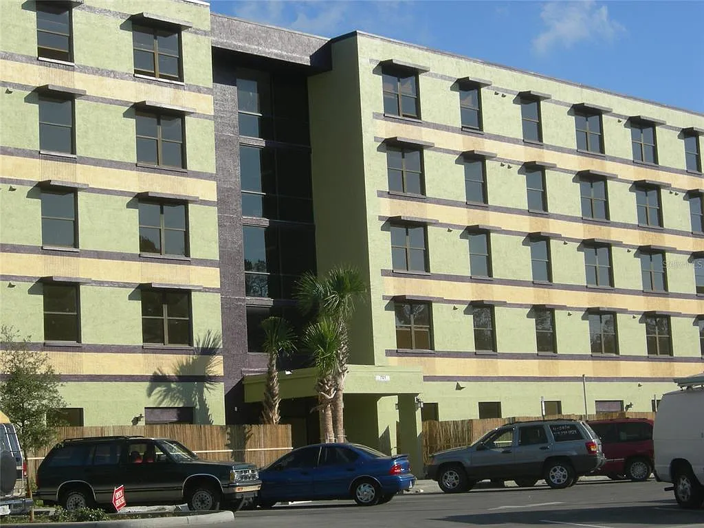 1 bed, 1.0 bath, 570 sqft, $1,600 — Photo 1