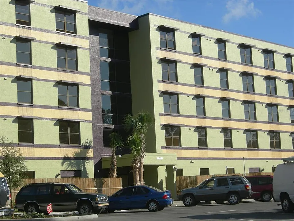701 S Madison Ave #405