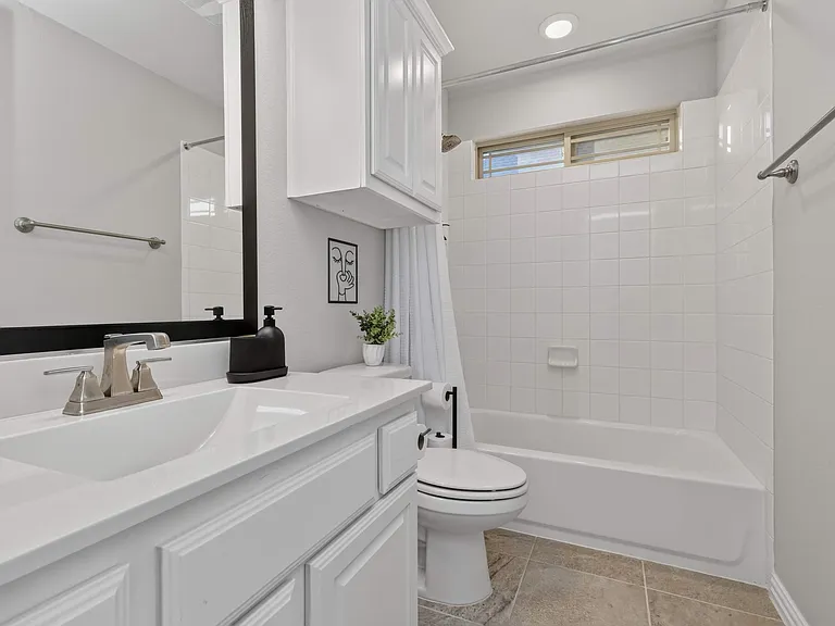 2626 Flat Bush Ave — Photo 39