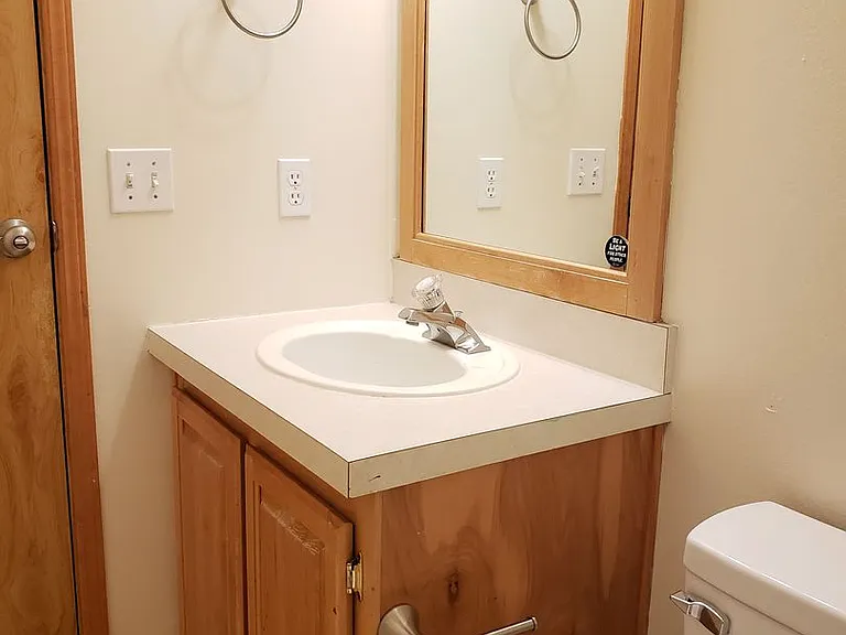1305 N Wenatchee Ave — Photo 18