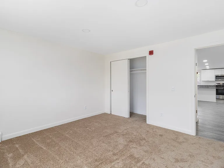 Parkway Apartments — Photo 55