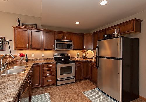 4th image of 1835 Goose Lake Cir