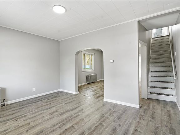 5th image of 258 E Union St #258