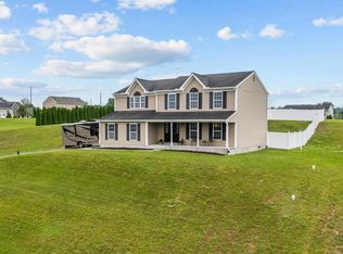 291 Oval Dr, Hamburg, PA 19526