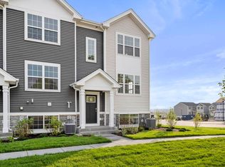 1529 Yosemite Way, Hampshire, IL 60140