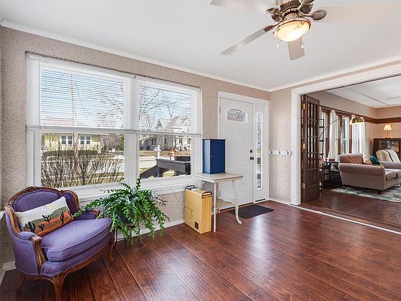 2nd image of 115 Maple AVENUE