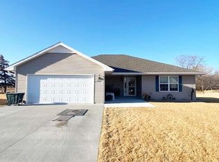 717 Cherokee Cir, Broken Bow, NE 68822