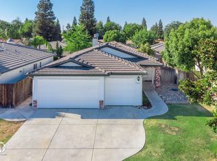 8300 Essex Ct, Bakersfield, CA 93311