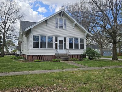 602 NE 2nd St, Aledo, IL, 61231