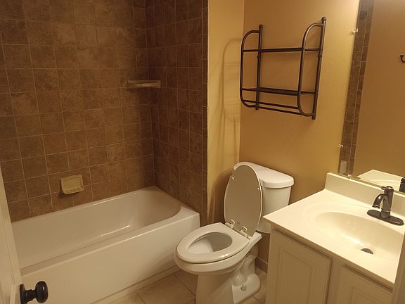 4th image of 13648 Orchard Dr