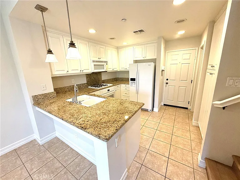 108 Calle Campanero — Photo 3