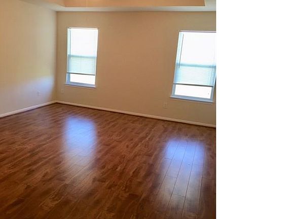 4th image of 902 Yorkshire Hollow Ln