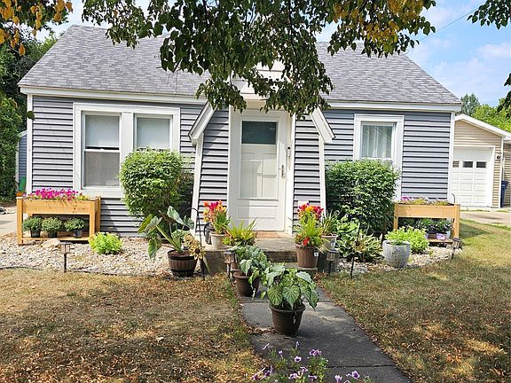 3rd image of 1608 S Lincoln St