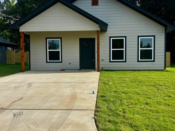 203 E Fleming St, Longview, TX 75604