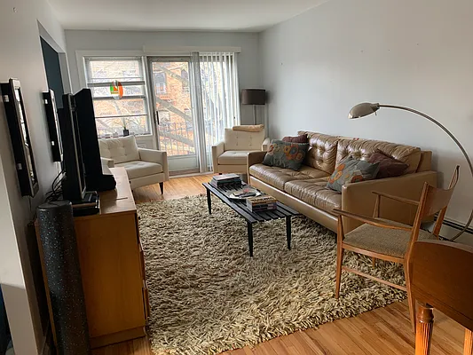 Rented by Voro, LLC | media 4