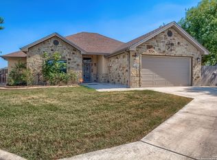 49 Garza Ct, Uvalde, TX 78801