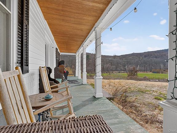 4th image of 611 Peekskill Hollow Road